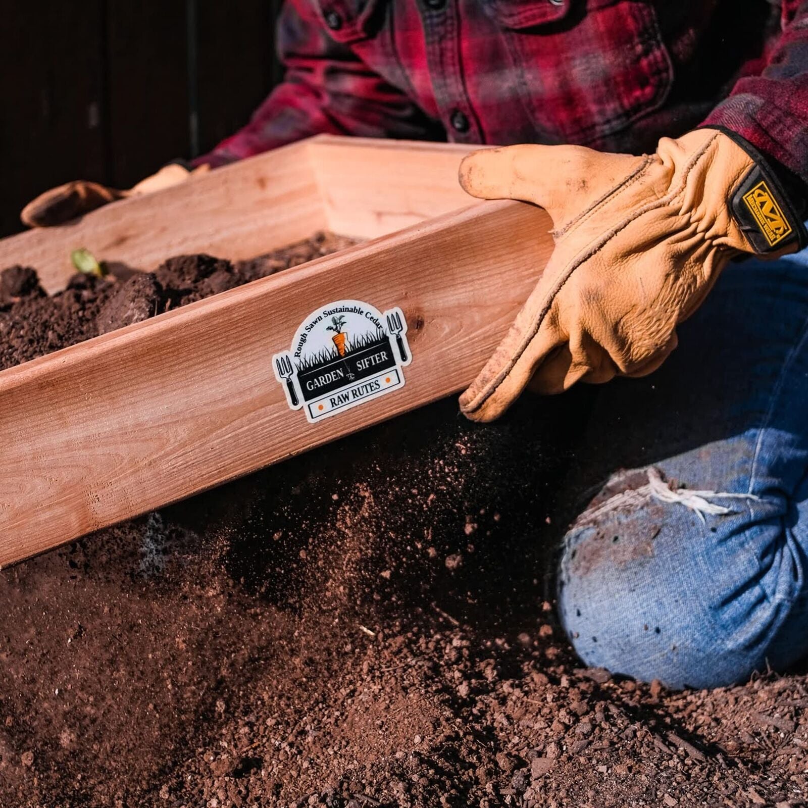 Cedar Garden Sifter for Compost, Dirt and Potting Soil - Made in the USA - Su...