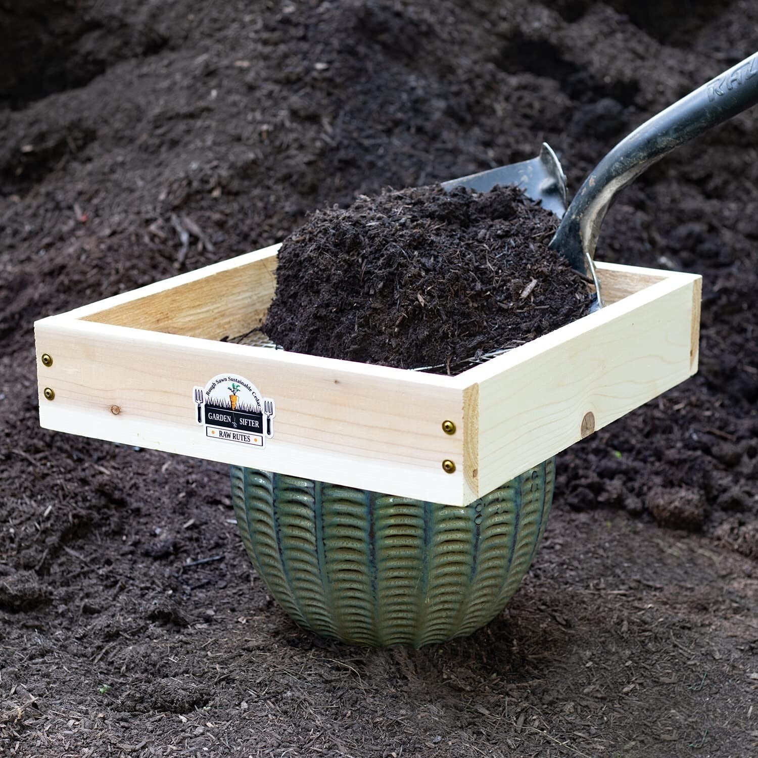 Cedar Garden Sifter for Compost, Dirt and Potting Soil - Made in the USA - Su...