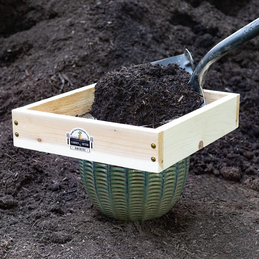 Cedar Garden Sifter for Compost, Dirt and Potting Soil - Made in the USA - Su...