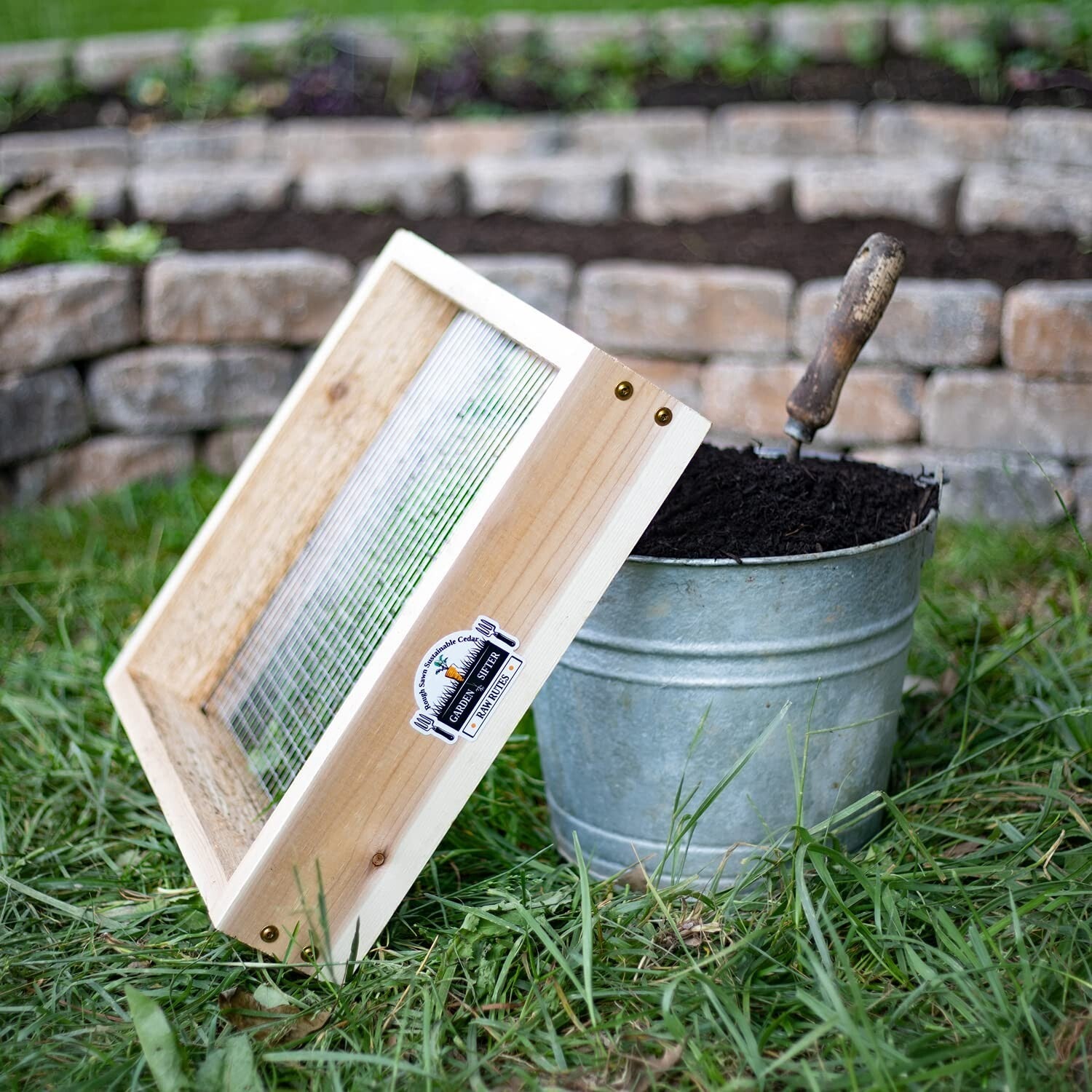 Cedar Garden Sifter for Compost, Dirt and Potting Soil - Made in the USA - Su...