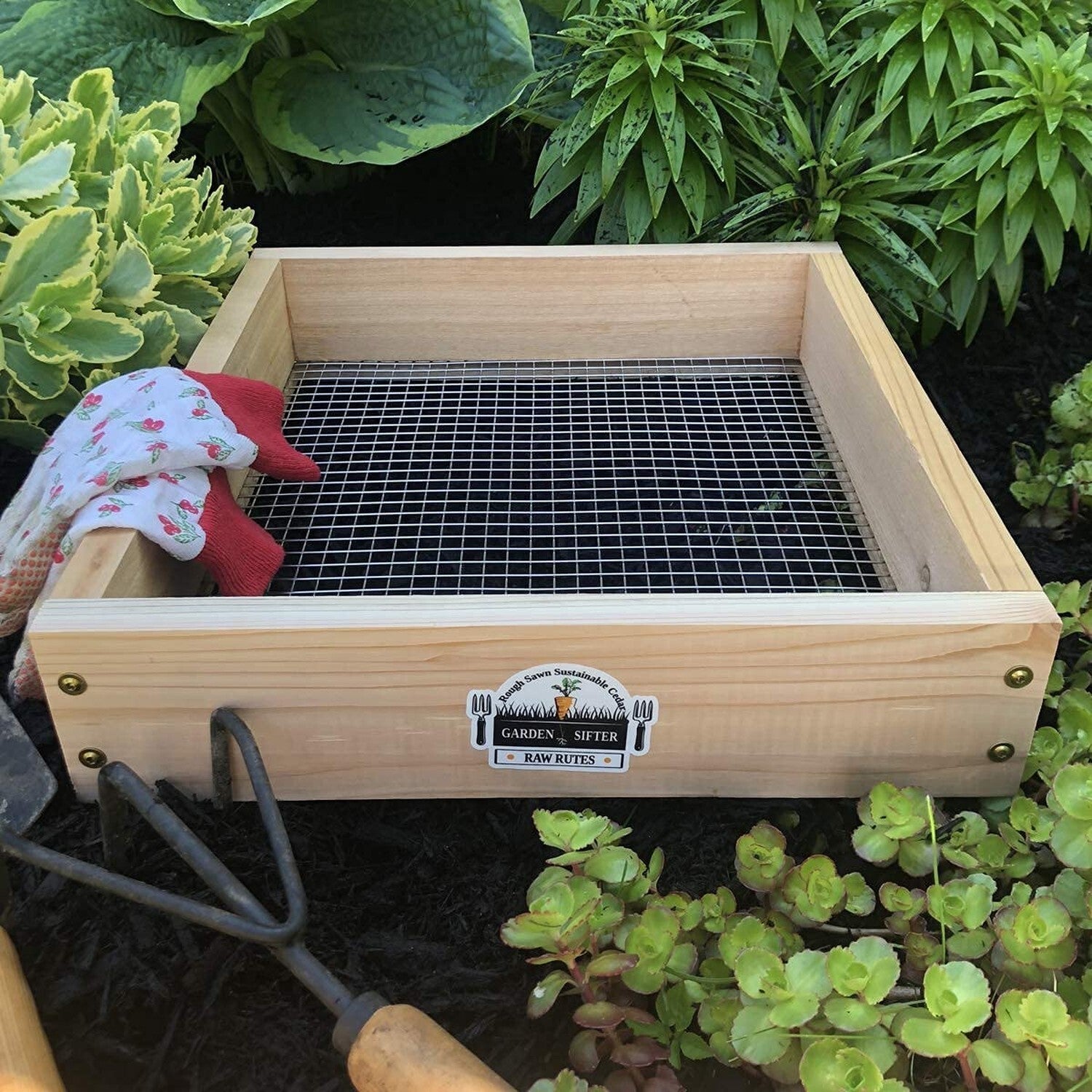 Cedar Garden Sifter for Compost, Dirt and Potting Soil - Made in the USA - Su...