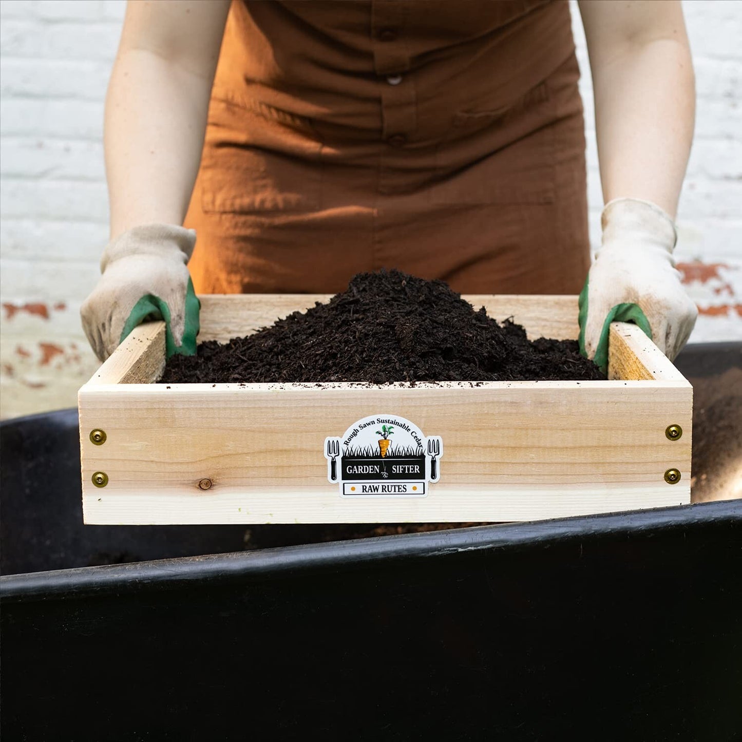 Cedar Garden Sifter for Compost, Dirt and Potting Soil - Made in the USA - Su...